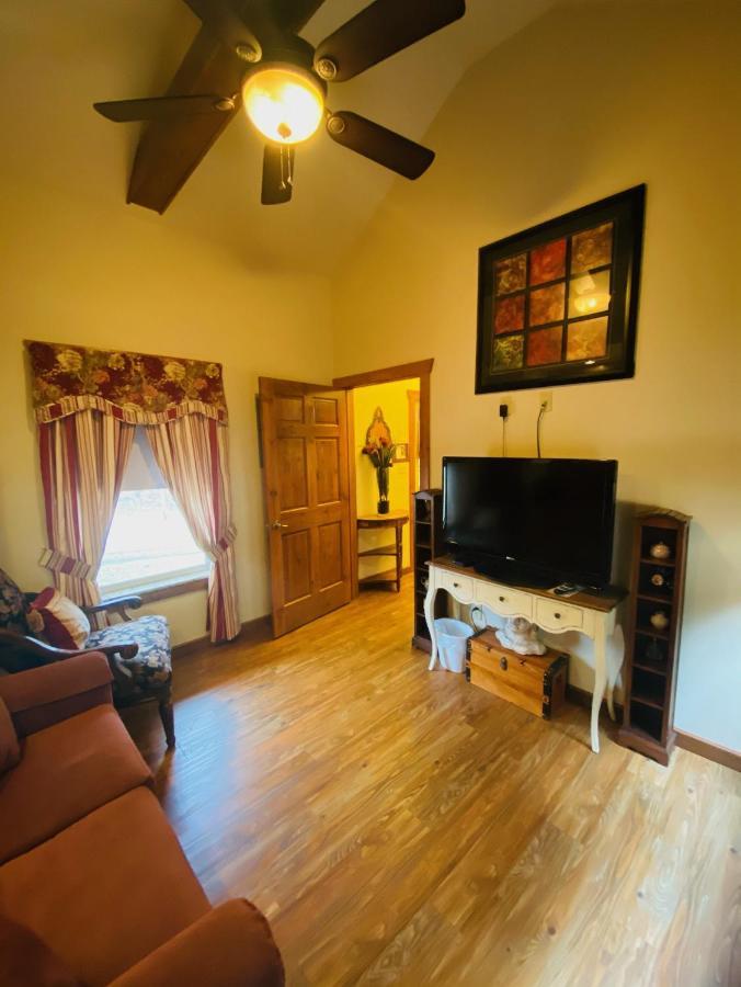 All Seasons Treehouse Village Eureka Springs Extérieur photo