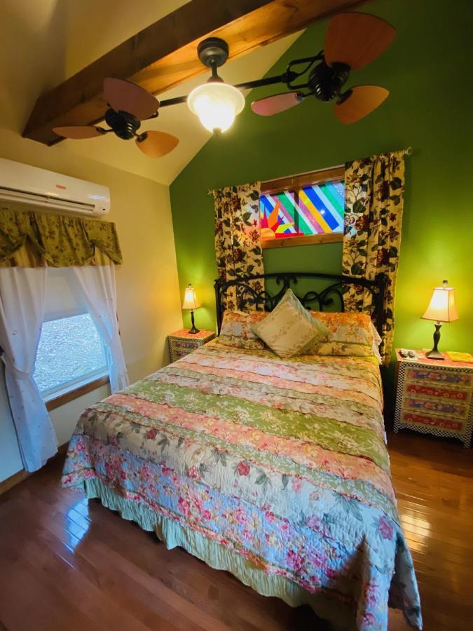 All Seasons Treehouse Village Eureka Springs Extérieur photo